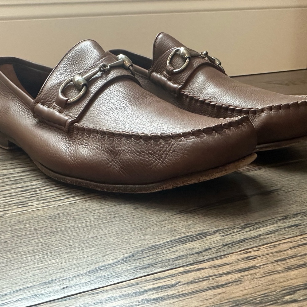 Gucci Men’s Brown Leather Horsebit Loafers – Italy – Classic Dress Shoes